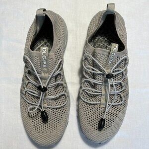 DLGJPA  Women's water shoes Size 39 (will fit size 8 1/2 or 9)